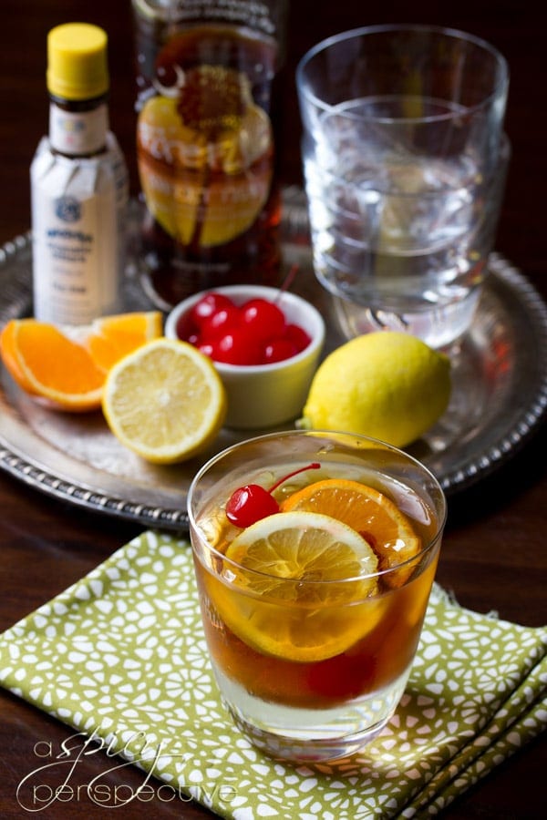 Sweet Tea Old Fashioned Cocktail | ASpicyPerspective.com #cocktails #ryangosling