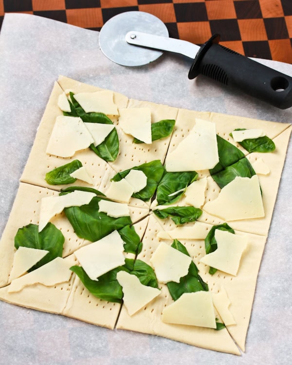 Sargento Natural Cheese and Blueberry Pizza - 25