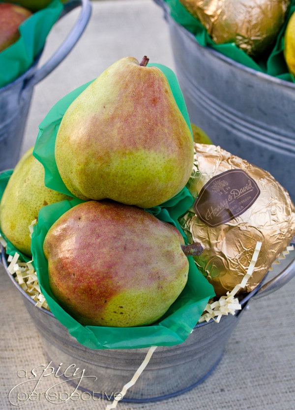 Harry and David Pears | ASpicyPerspective.com #Oregon #gifts #travel